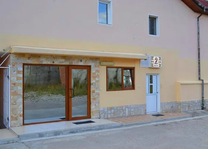 Zenit 酒店 Satovcha