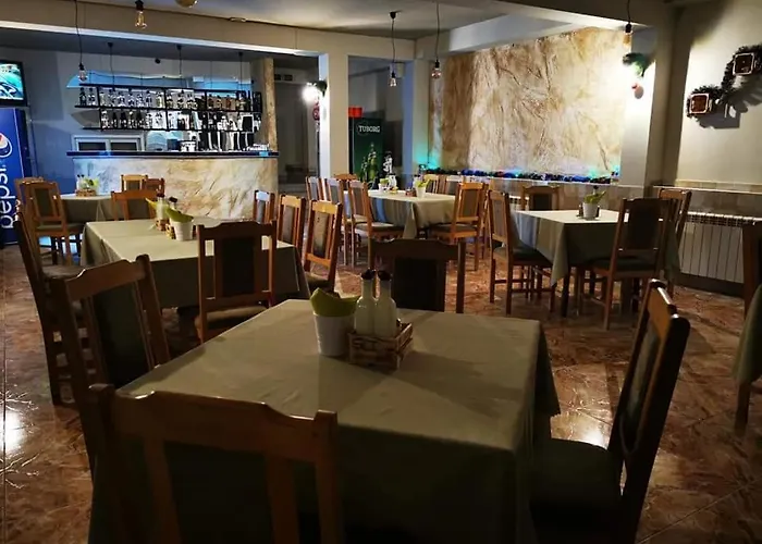 酒店 Zenit Satovcha