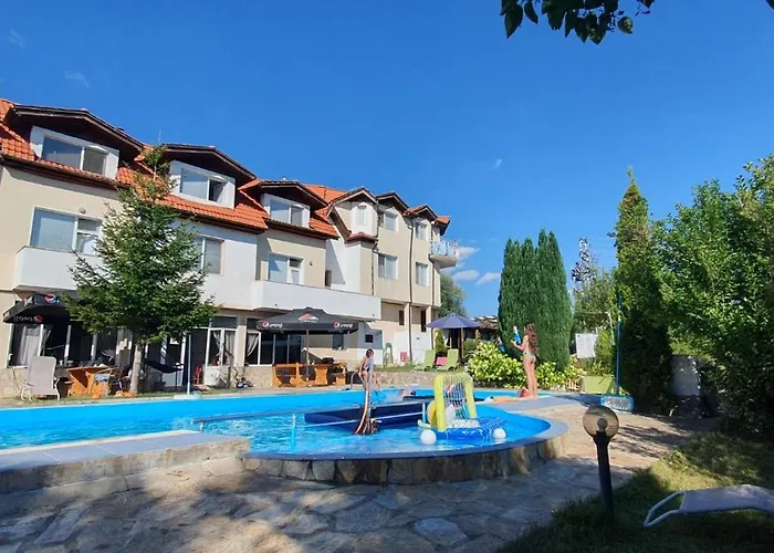 Zenit 酒店 Satovcha