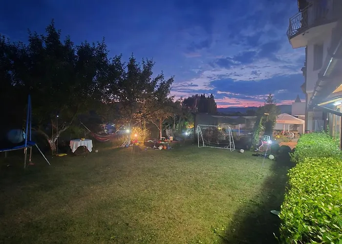 Zenit 酒店 Satovcha